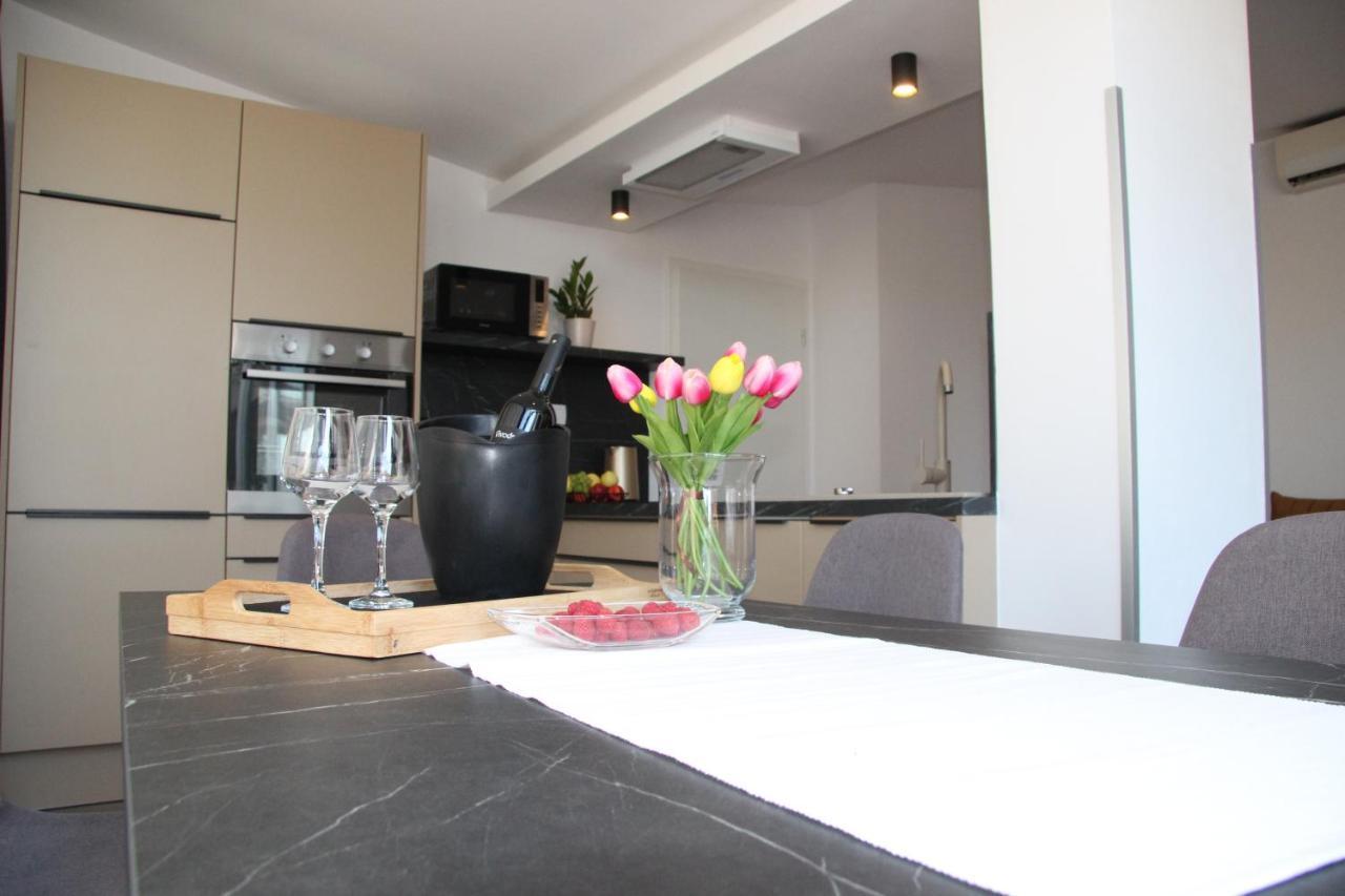 Apartment Da Vita ロヴィニ エクステリア 写真